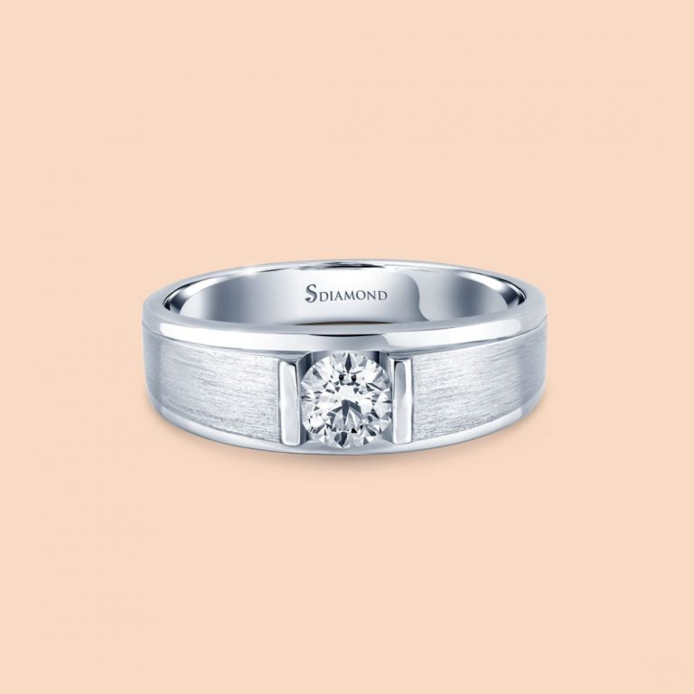 The Sovereign Brushed Step Men's Diamond Ring (เดอะ ซอฟเวอเรน บรัช สเต็ป)