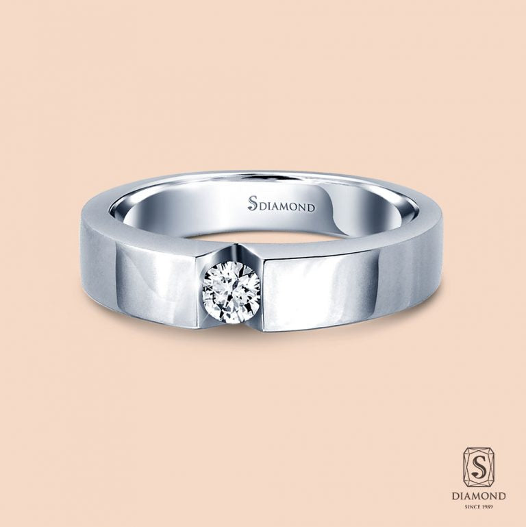 The V-Strong Classic Sovereign Men's Diamond Ring (เดอะ วี-สตรอง คลาสสิก ซอฟเวอเรน)