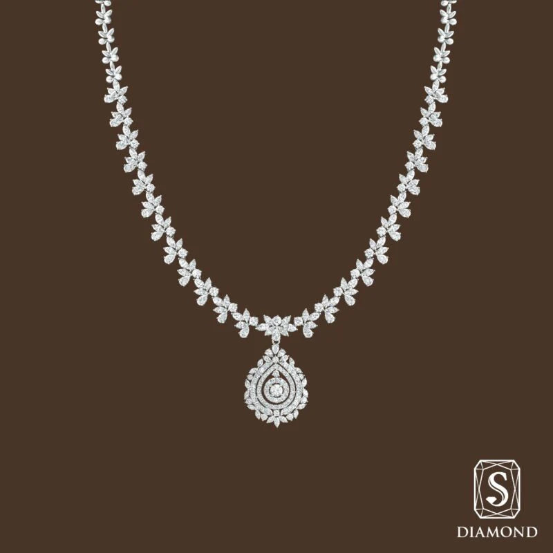 The Eternal Blossom Diamond Necklace | สร้อยคอเจ้าสาว สร้อยคอเพชรแท้ GIA ดีไซน์สายลายใบไม้ห้อยจี้หยดน้ำล้อมสองชั้นอลังการ