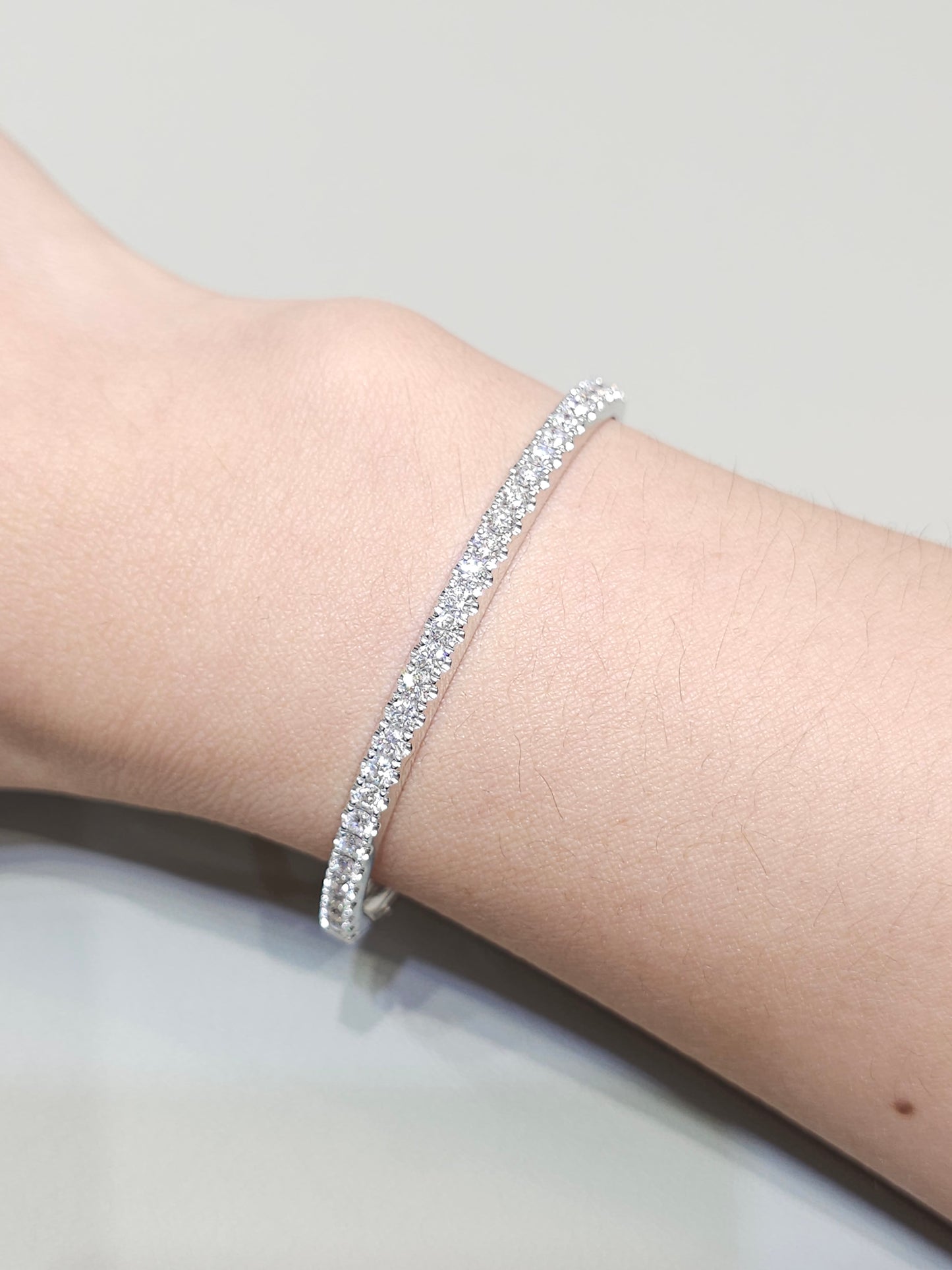 Élan Diamond Bangle
