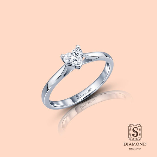 Fancy diamond ring