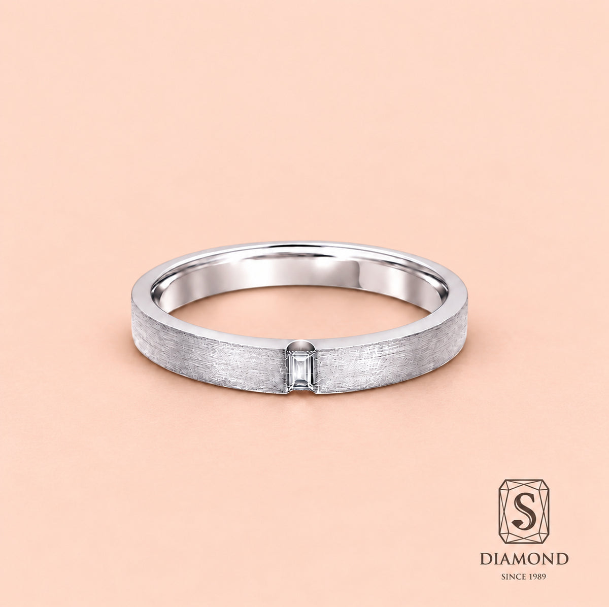 white gold and 1 emerald women wedding ring  