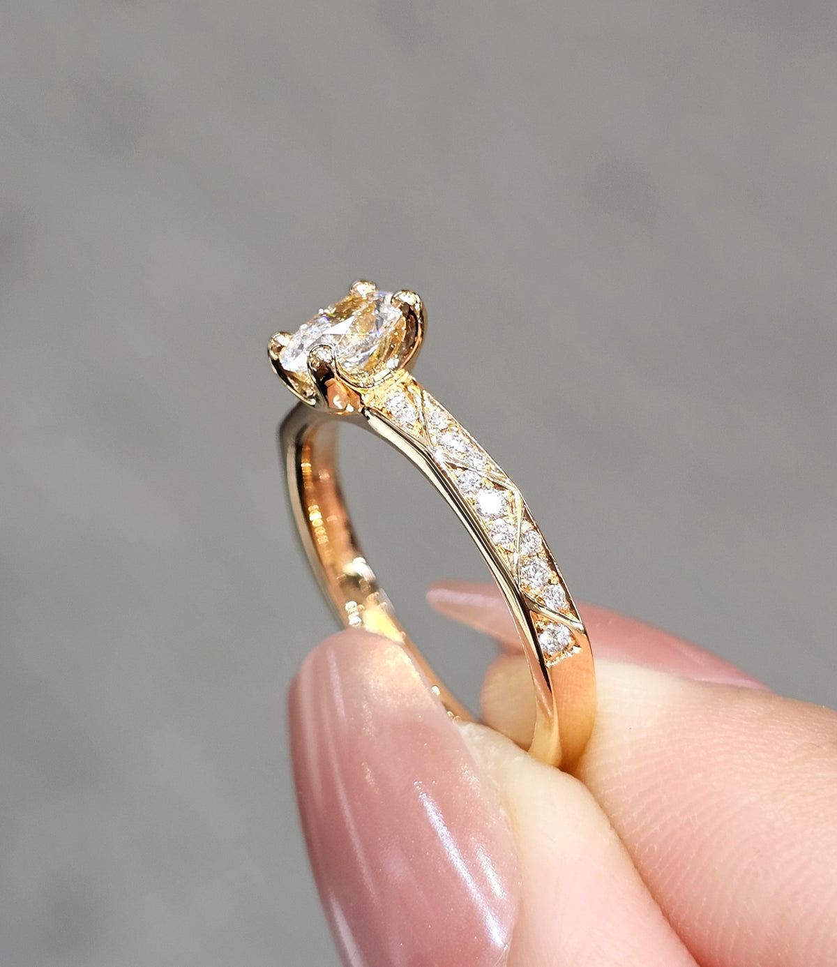 oval cut natural diamond pink gold 