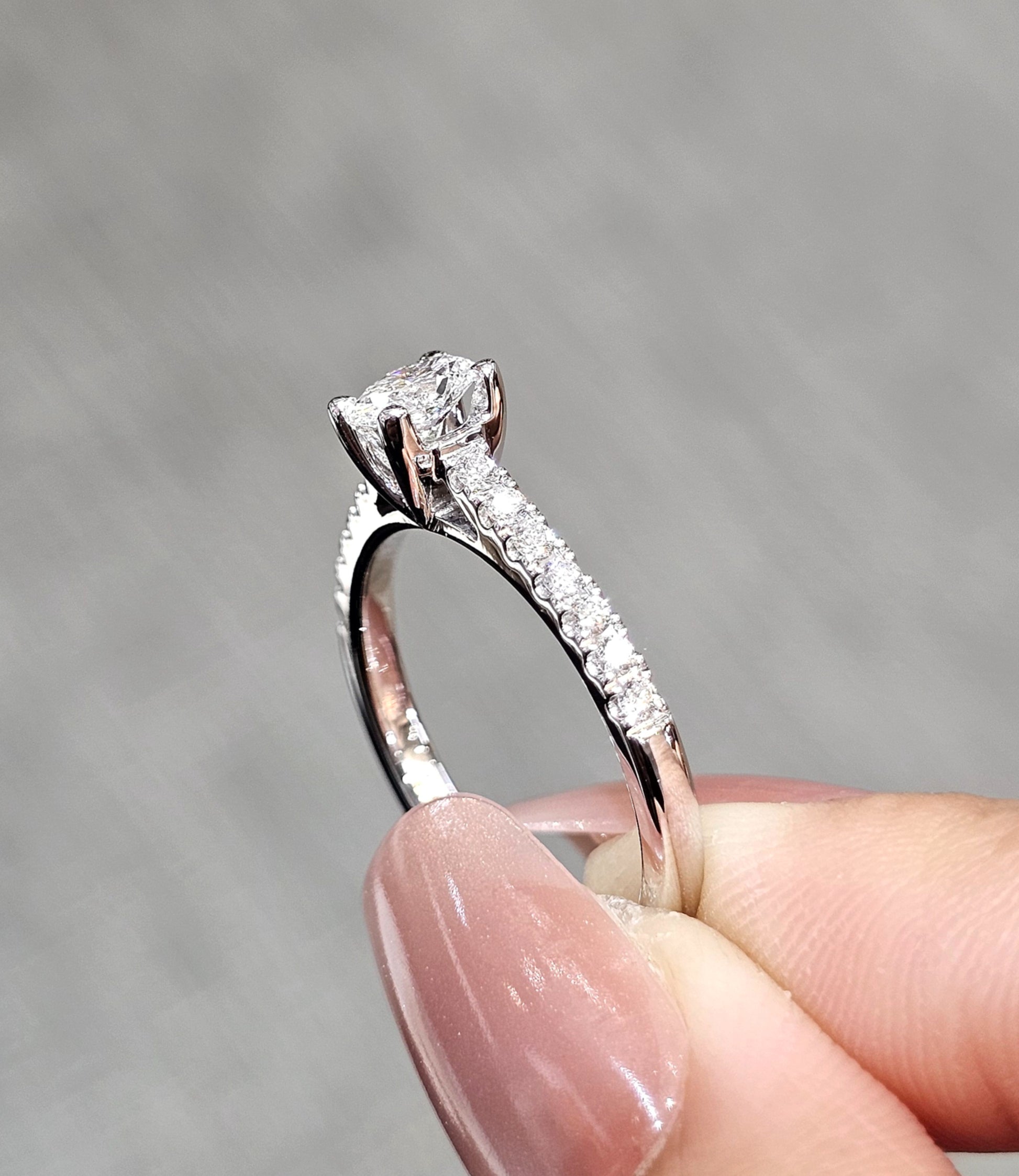 Oval Cut Cathedral Pavé natural diamond engagement ring try-on by S.Diamond Bangkok