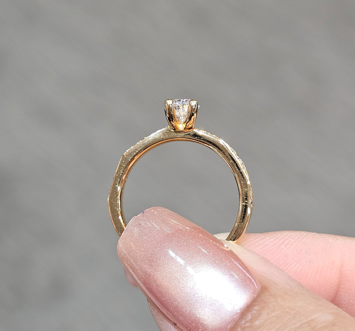 pear cut Ring pink gold on nail pink nude
