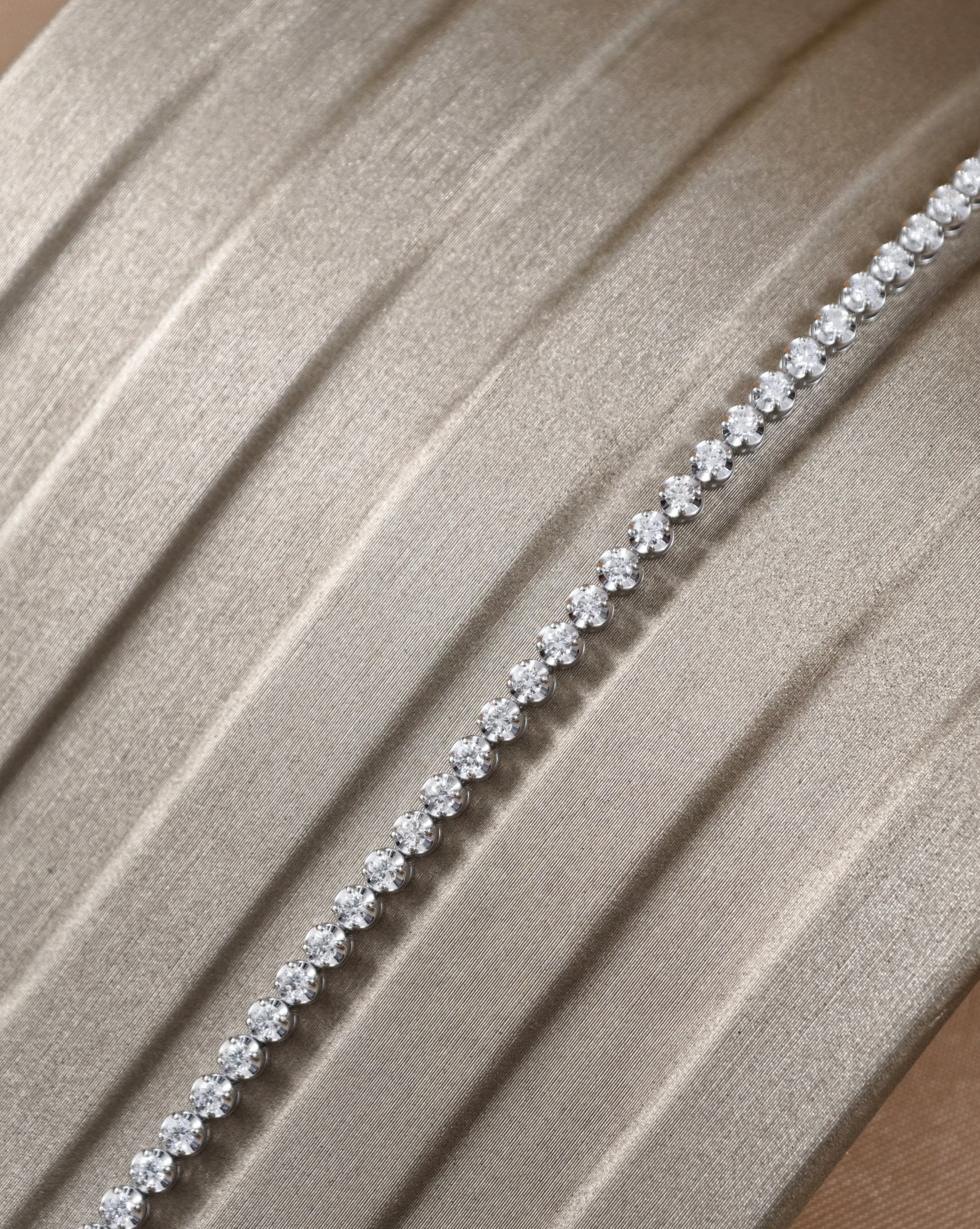 Full view classic Round Cut natural diamond tennis bracelet in white gold by S.Diamond