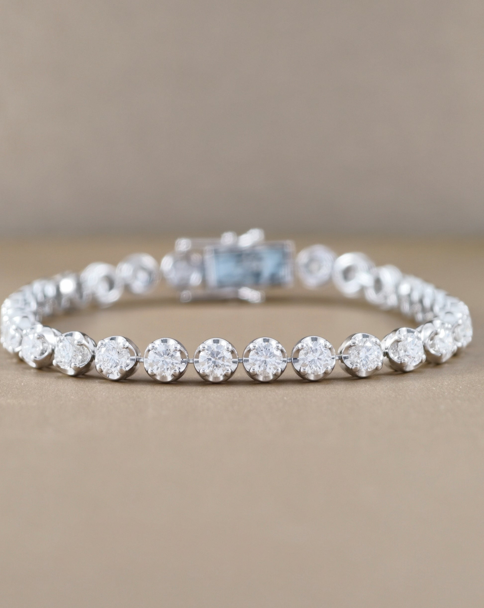 สร้อยข้อมือ Tennis Bracelet เพชรแท้ทรงกลม Round Cut ภาพเต็มเส้นจาก S.Diamond