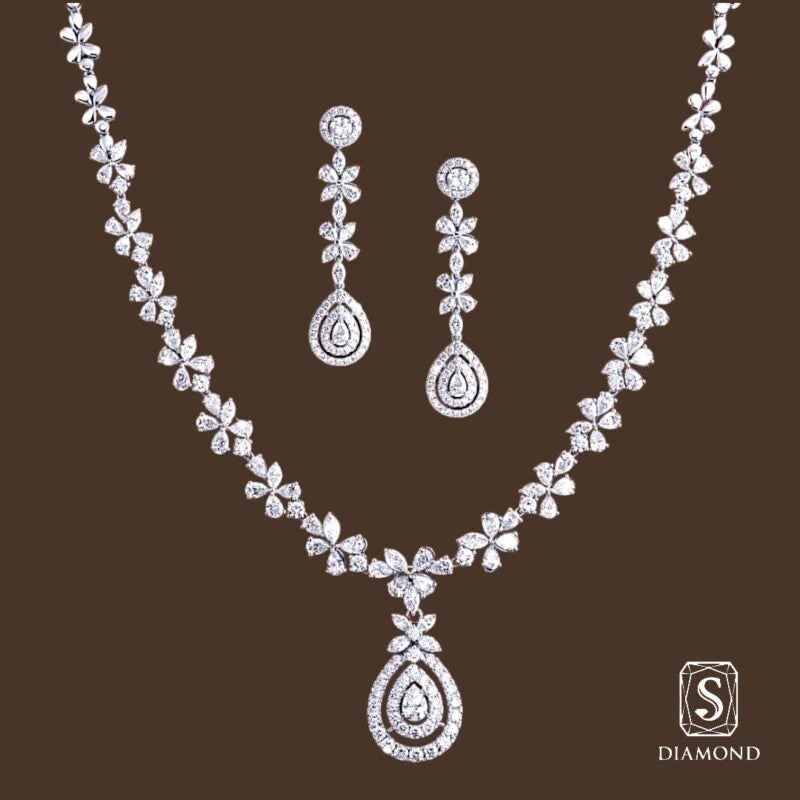 The Gala Majesty Bridal Set | เครื่องเพชรเจ้าสาว เครื่องประดับเพชรแท้ GIA ดีไซน์หรูห้อยจี้หยดน้ำล้อมเน้นงานกาล่าดินเนอร์เข้าสังคมชั้นสูง