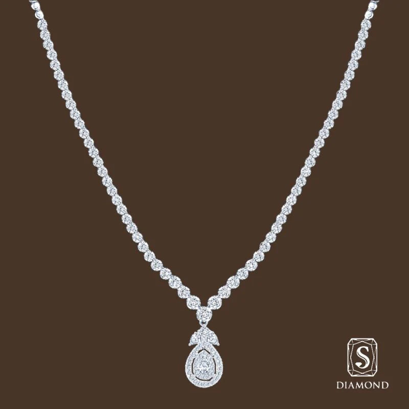 The Majestic Bloom-Drop Diamond Necklace |  สร้อยคอเจ้าสาว สร้อยคอเพชรแท้  GIA ดีไซน์พฤกษาห้อยจี้หยดน้ำล้อม