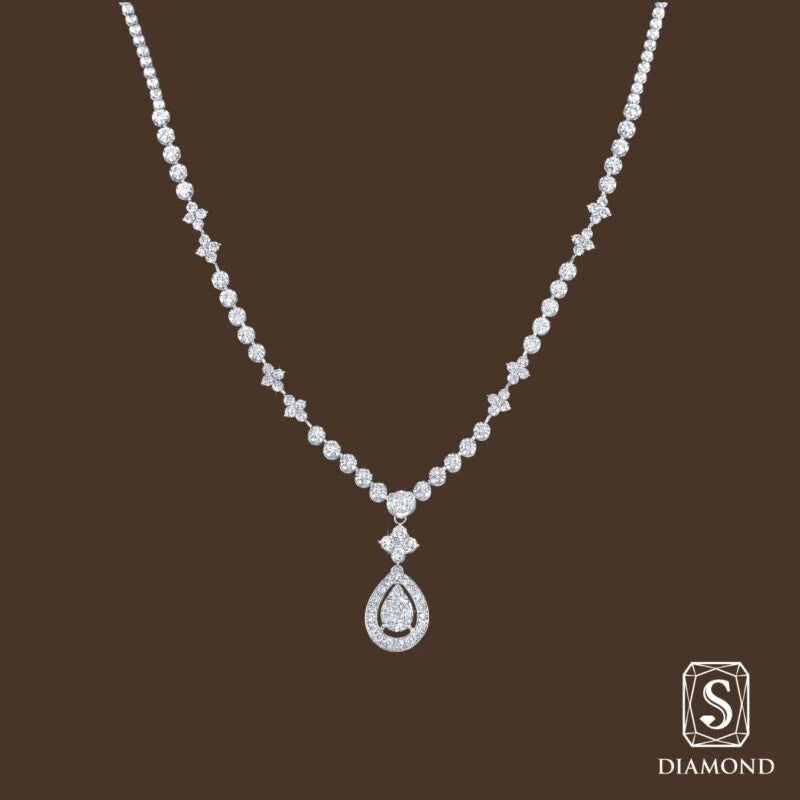 The Regal Pear-Aura Diamond Necklaces | สร้อยคอเจ้าสาว สร้อยคอเพชรแท้  คอวี แบบดีไซน์ ห้อยจี้หยดน้ำ