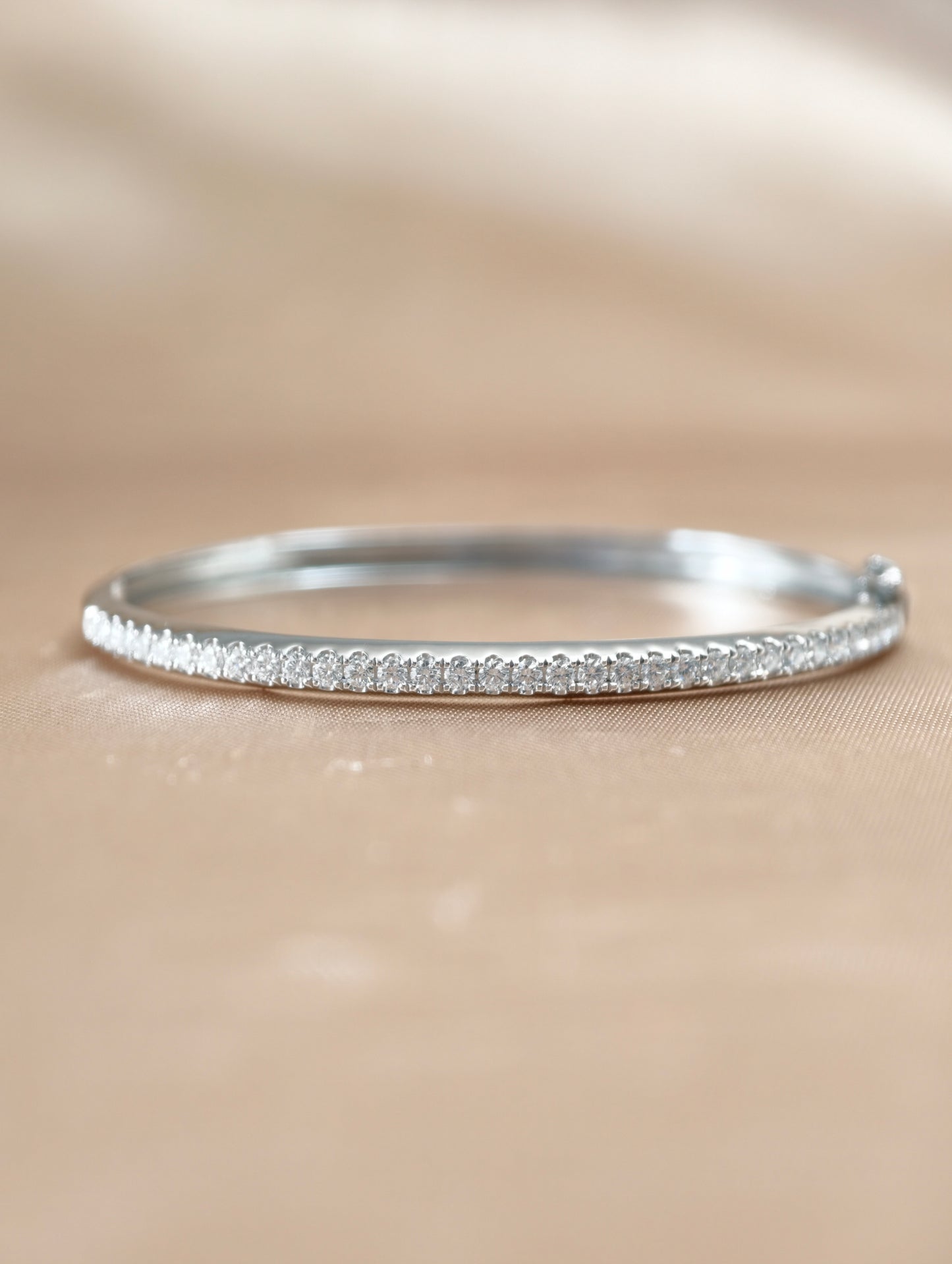 Élan Diamond Bangle