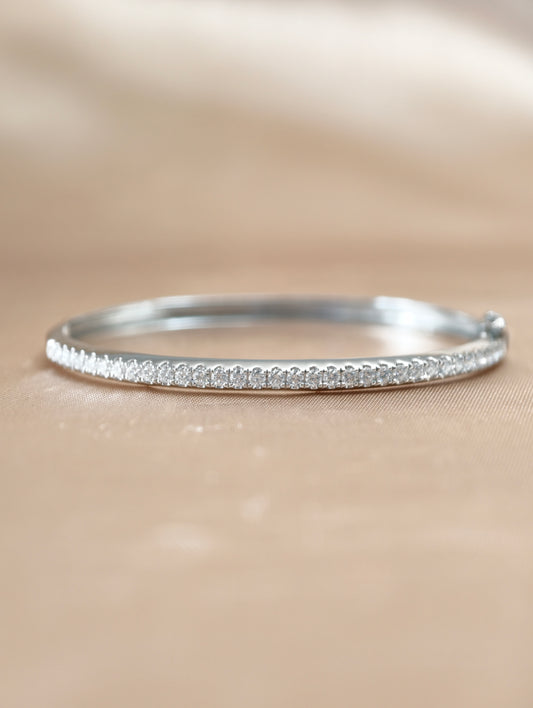 Élan Diamond Bangle