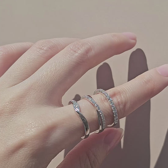 VDO V Curve Natural Diamond Wedding Ring in 18K White Gold