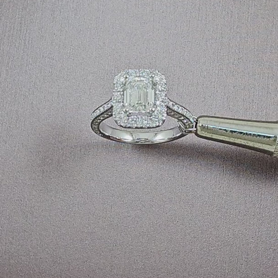  Oval Cut Diamond Classic Halo Rings 