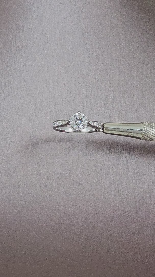 VDO round brilliant natural diamond engagement ring in white gold