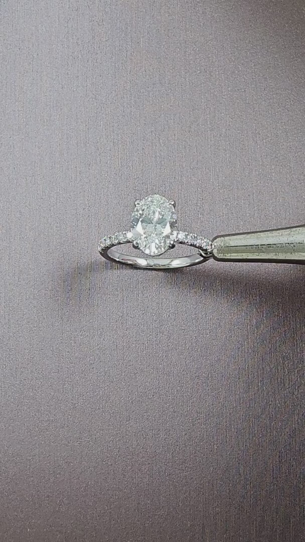 Oval Cut Diamond Classic Solitaire Rings