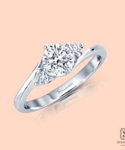 แหวนแต่งงาน Curved Solitaire with Side Diamond