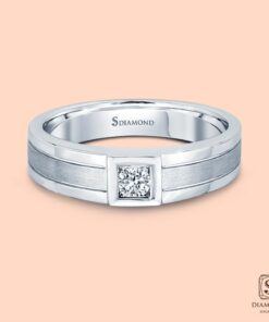 แหวนชาย Square Frame Satin Brushed Center
